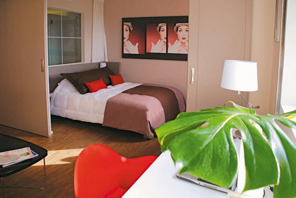Standing Hotel Suites By Actisource Roissy-en-France Quarto foto